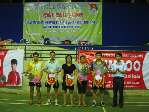 Bế mạc Giải cầu lông chào mừng Đại hội Đảng bộ Khối Doanh nghiệp tỉnh lần thứ 2 nhiệm kỳ 2010-2015.